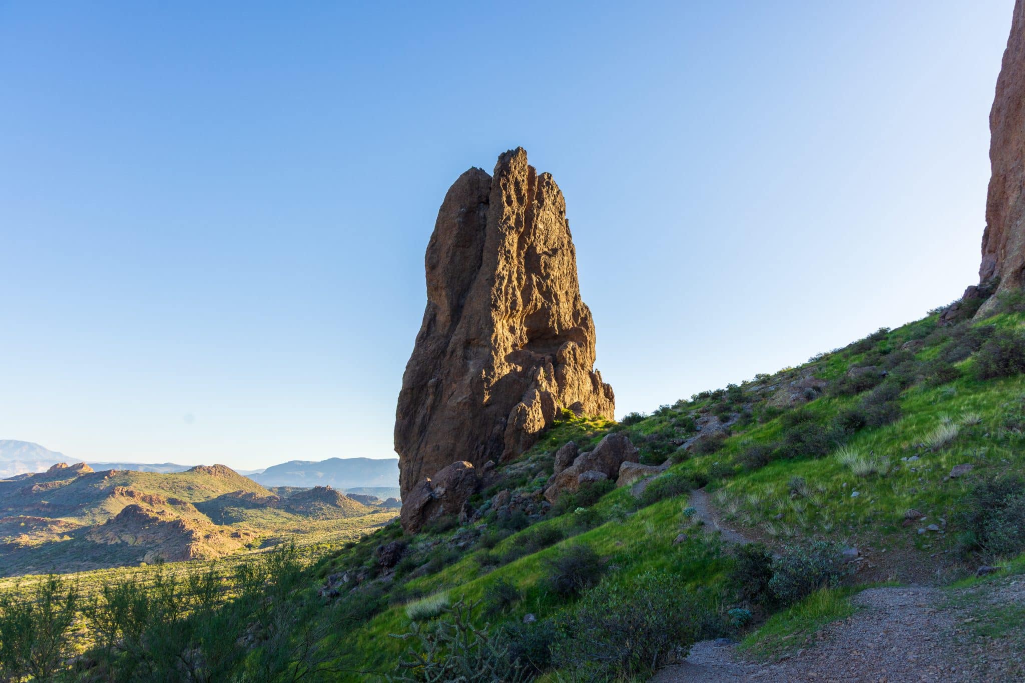 Hike Praying Hands: Lost Dutchman State Park