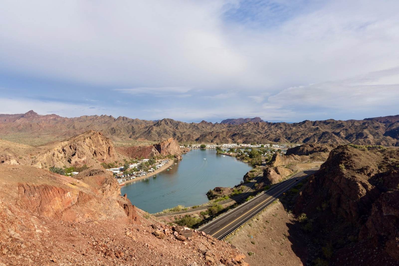 Hiking trail views at Buckskin Mountain State Park