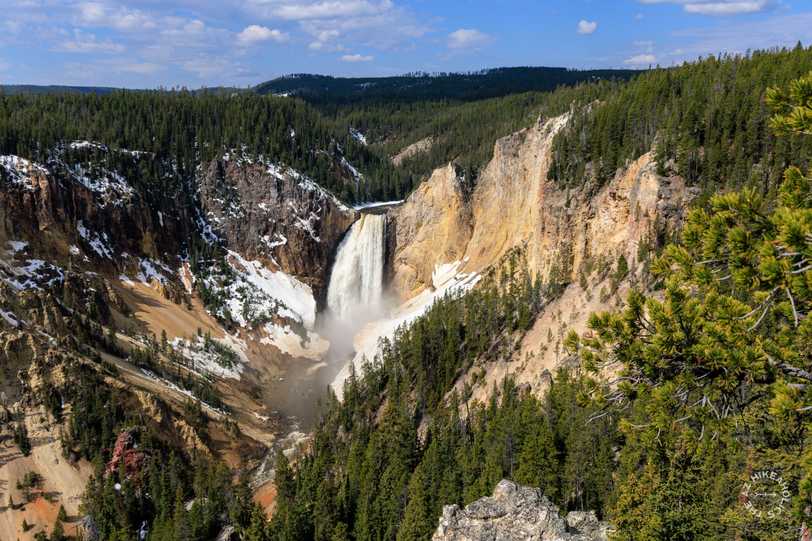 Lower Falls at Grand Canyon of the Yellowstone seen from the North Rim drive lookouts