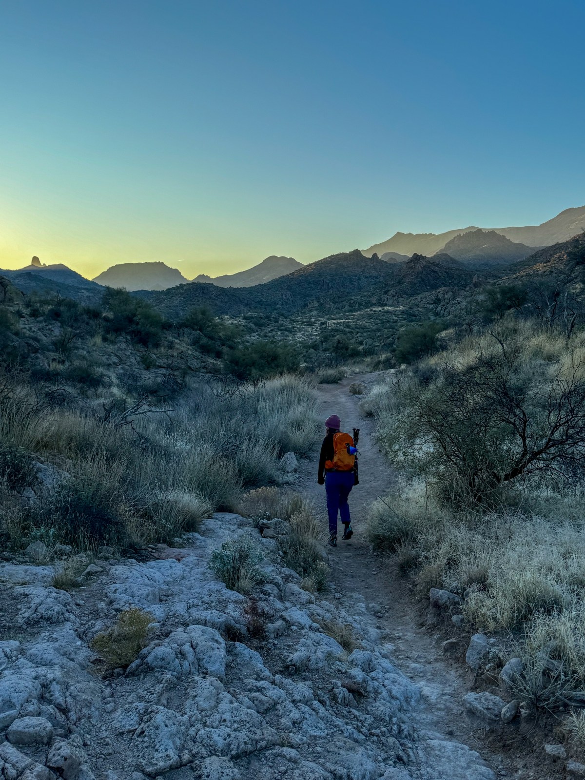 Dutchman Trail in the Superstition Wilderness. Hike to Battleship Mountain Scramble