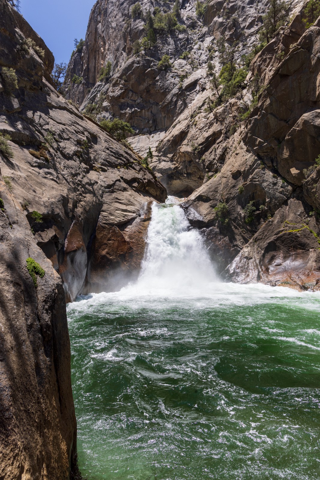 Kings Canyon National Park - Zumwalt Meadow and Roaring River Falls